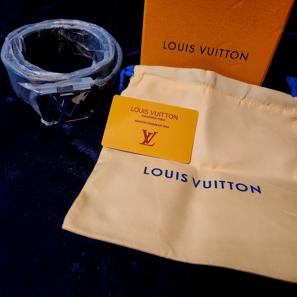Louis Vuitton Belt with Dust Bag